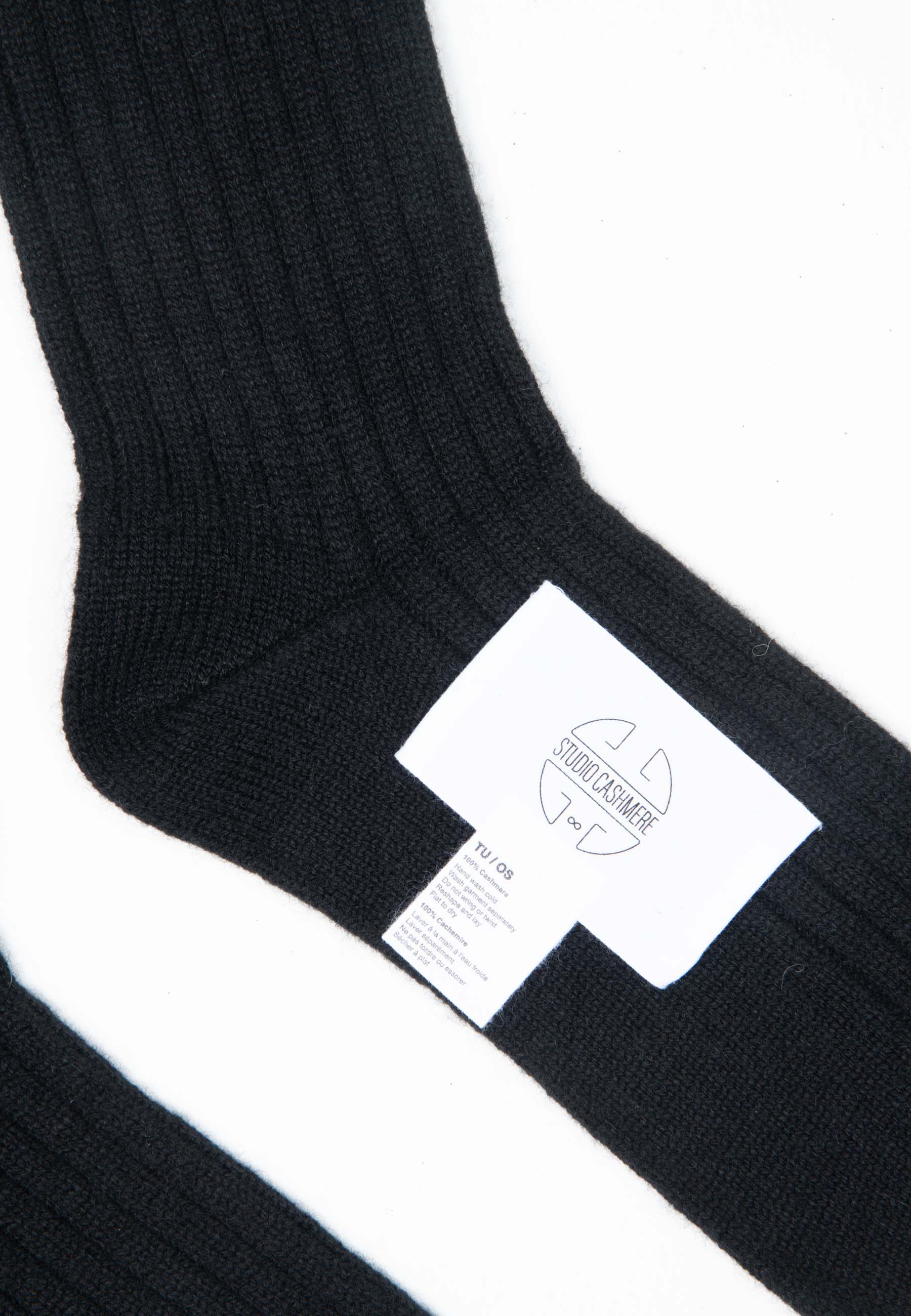 UNI 12 Chausettes en côte traditionnelle 4 fils en cachemire noir-chaussettes-Studio Cashmere8-TU-SC8-00839-noir-Urbanheer
