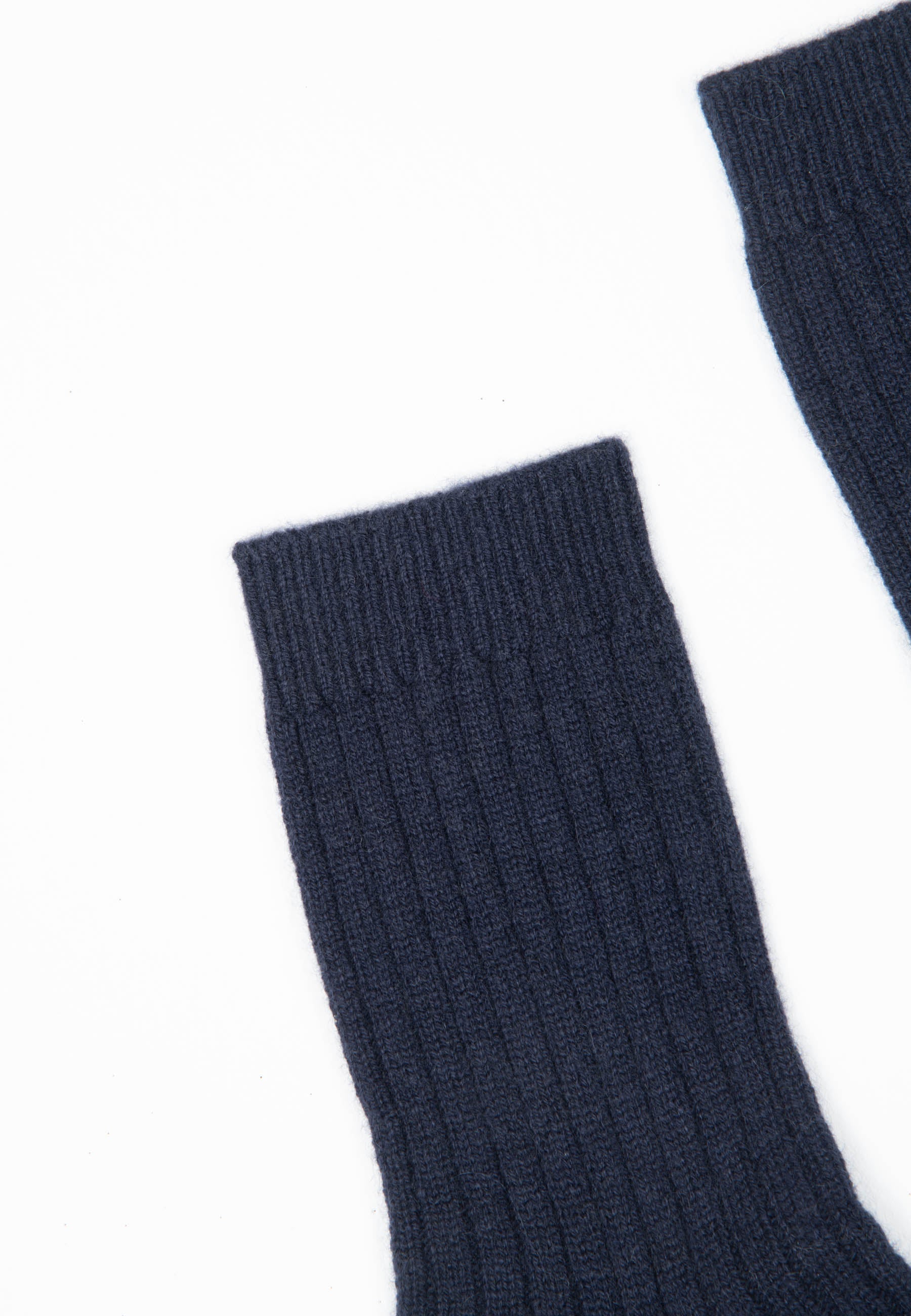 UNI 13 Chausettes en côte traditionnelle 4 fils en cachemire bleu marine-chaussettes-Studio Cashmere8-TU-SC8-00980-bleu marine-Urbanheer