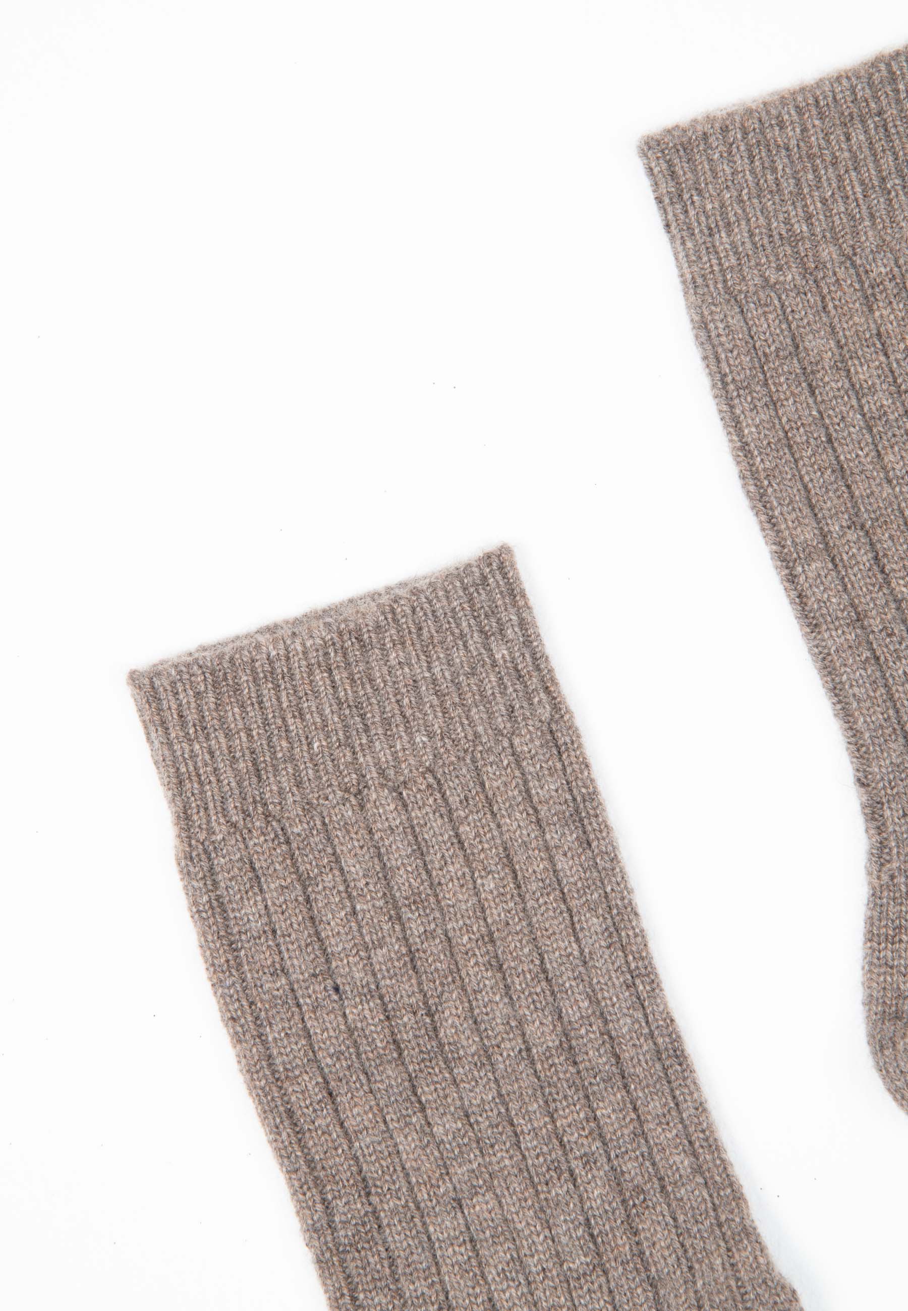 UNI 13 Chausettes en côte traditionnelle 4 fils en cachemire taupe-chaussettes-Studio Cashmere8-TU-SC8-00979-taupe-Urbanheer