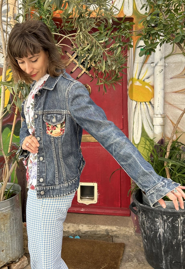 Upcycled Denim Jacket with Vintage Needlepoint-Jacket-Frankie-XS/S-Urbanheer