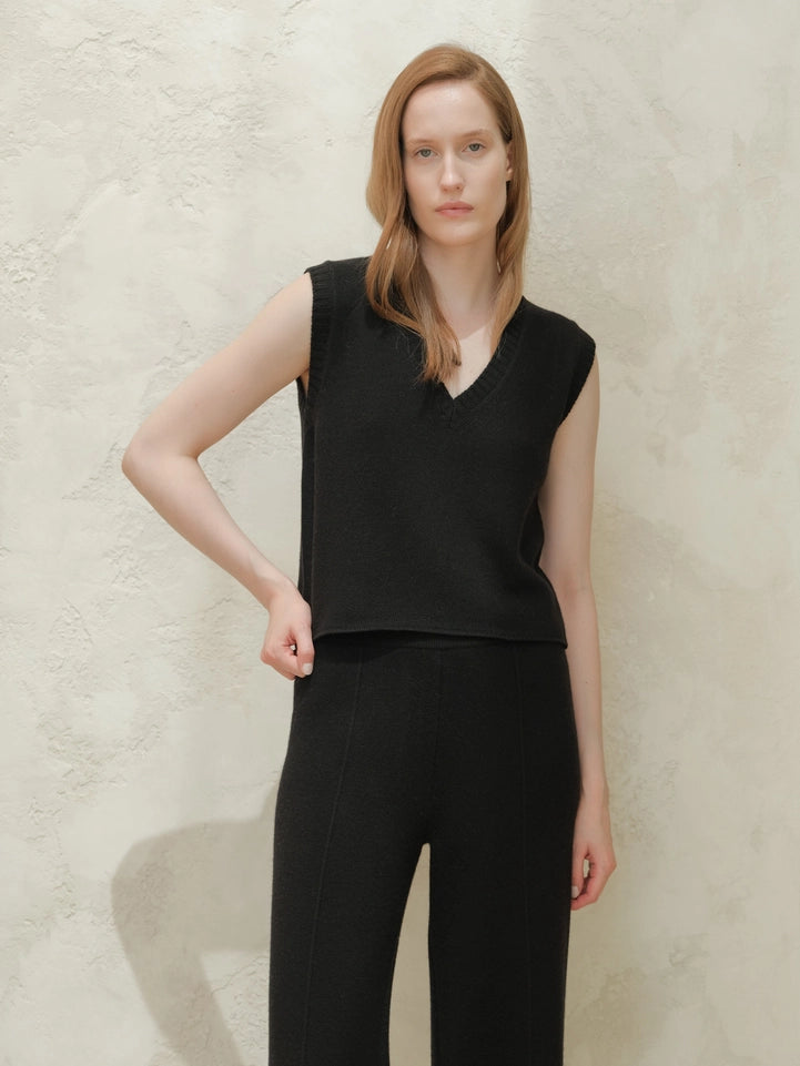 V-Neck Cashmere Blend Sleeveless Top-Top-LÈMME-S-Nero-Urbanheer