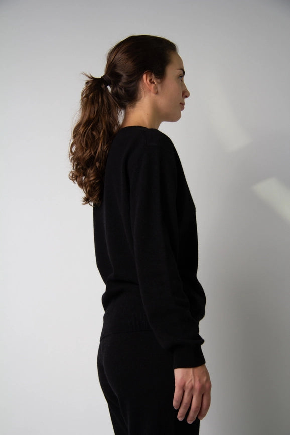 V-Neck Cashmere Blend Sweater Nero-Sweater-LÈMME-S-Urbanheer