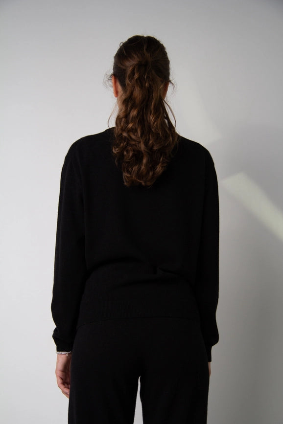 V-Neck Cashmere Blend Sweater Nero-Sweater-LÈMME-S-Urbanheer