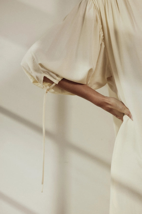 V Neck Single-Tiered Skirt Midi Dress-Dress-amente-S/M-Cream-Urbanheer