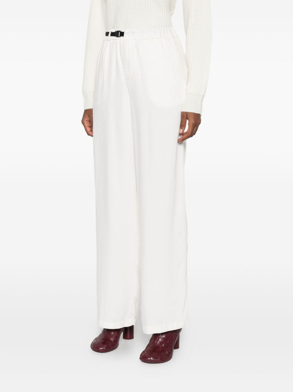 WHITE SAND Trousers Cream