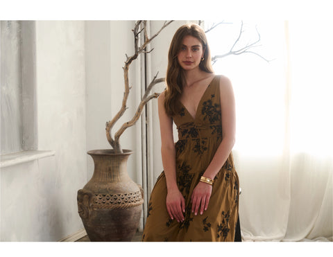 Embroidered Floral V Neck Sleeveless Midi Dress