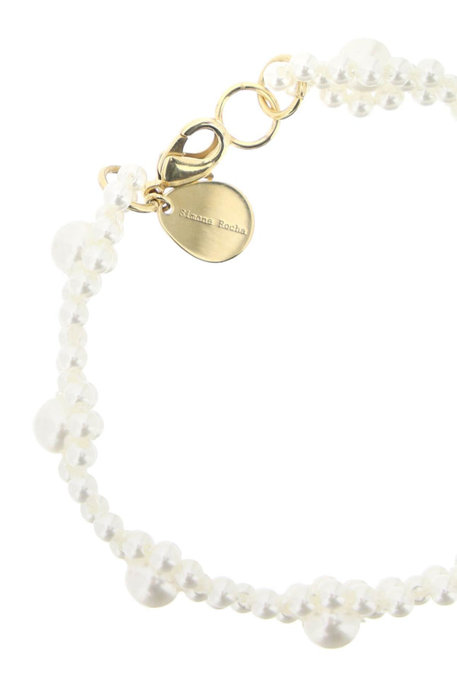 bracelet with daisy-shaped beads