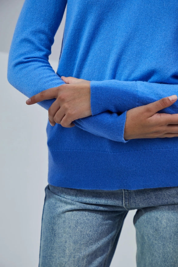 Contrasting V-Neck Cashmere Sweater-Sweater-Pissenlit-Azure-S-Urbanheer