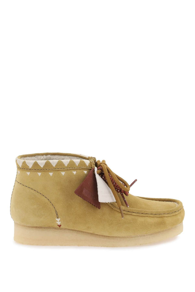 'Wallabee' Lace-Up Boots - Beige