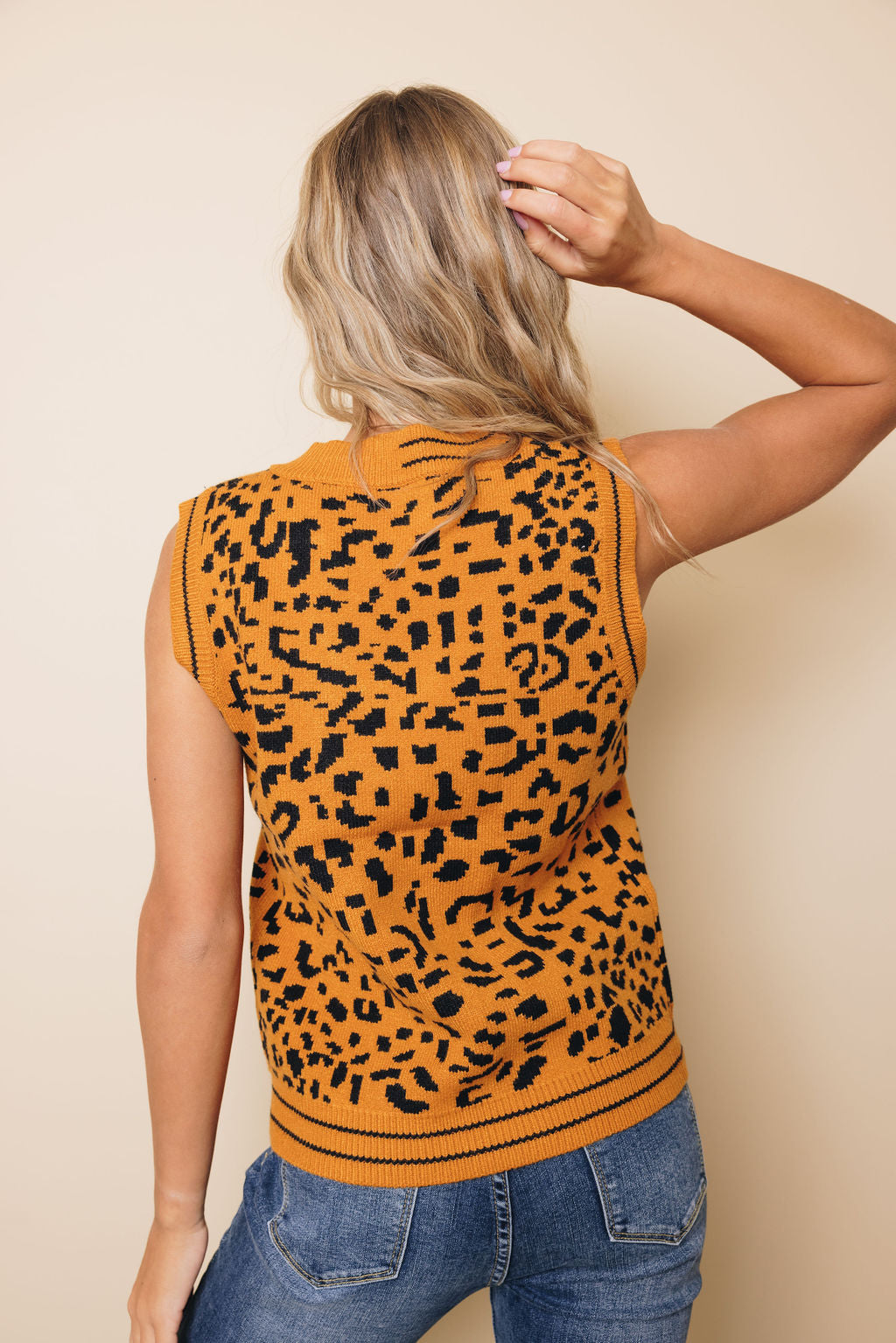 Edith Leopard Knitted Vest-UHXSW-WHITE-SMALL-Urbanheer