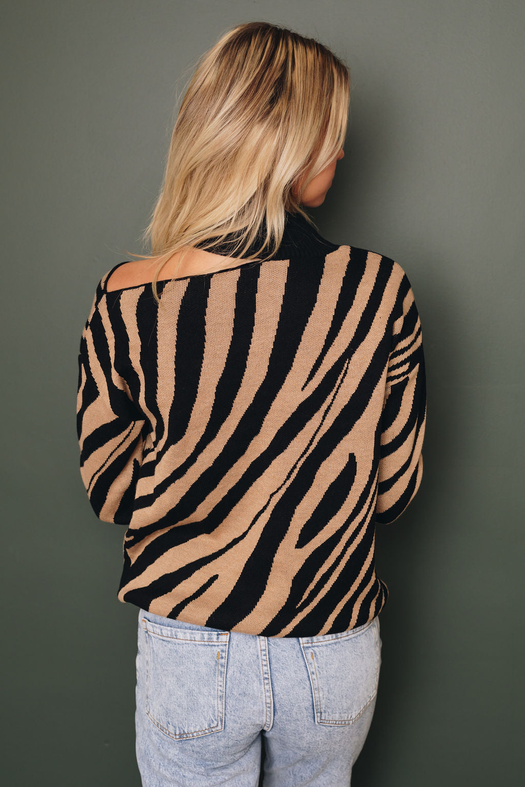 Glenna Cold Shoulder Sweater-UHXSW-KHAKI-SMALL-Urbanheer