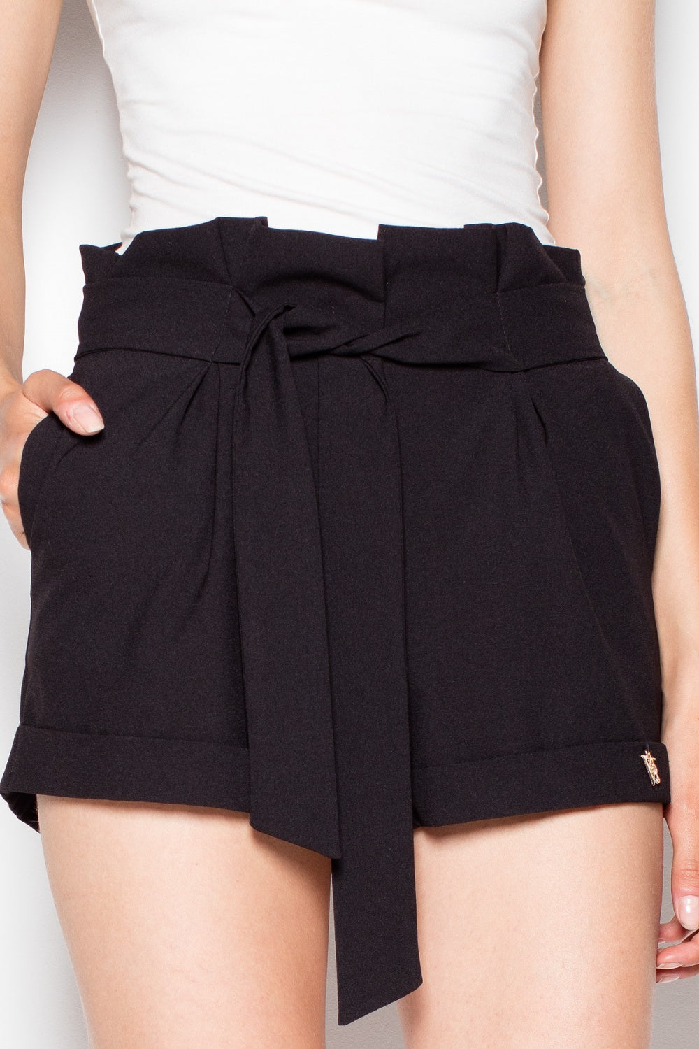 Grace Shorts-Venaton-black-L-Urbanheer