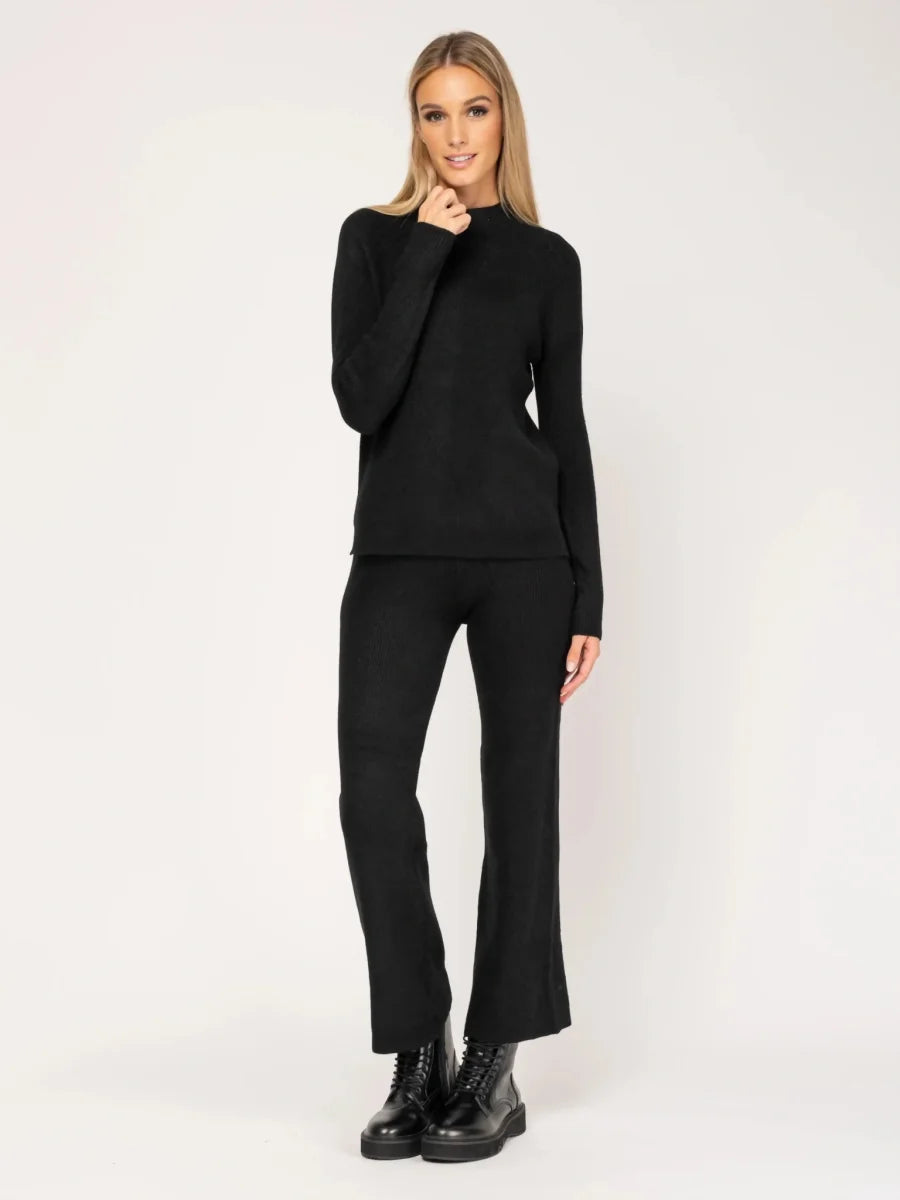 Long-Sleeved Knitted Sweater With Perkins Collar.-Tantra-S-Urbanheer