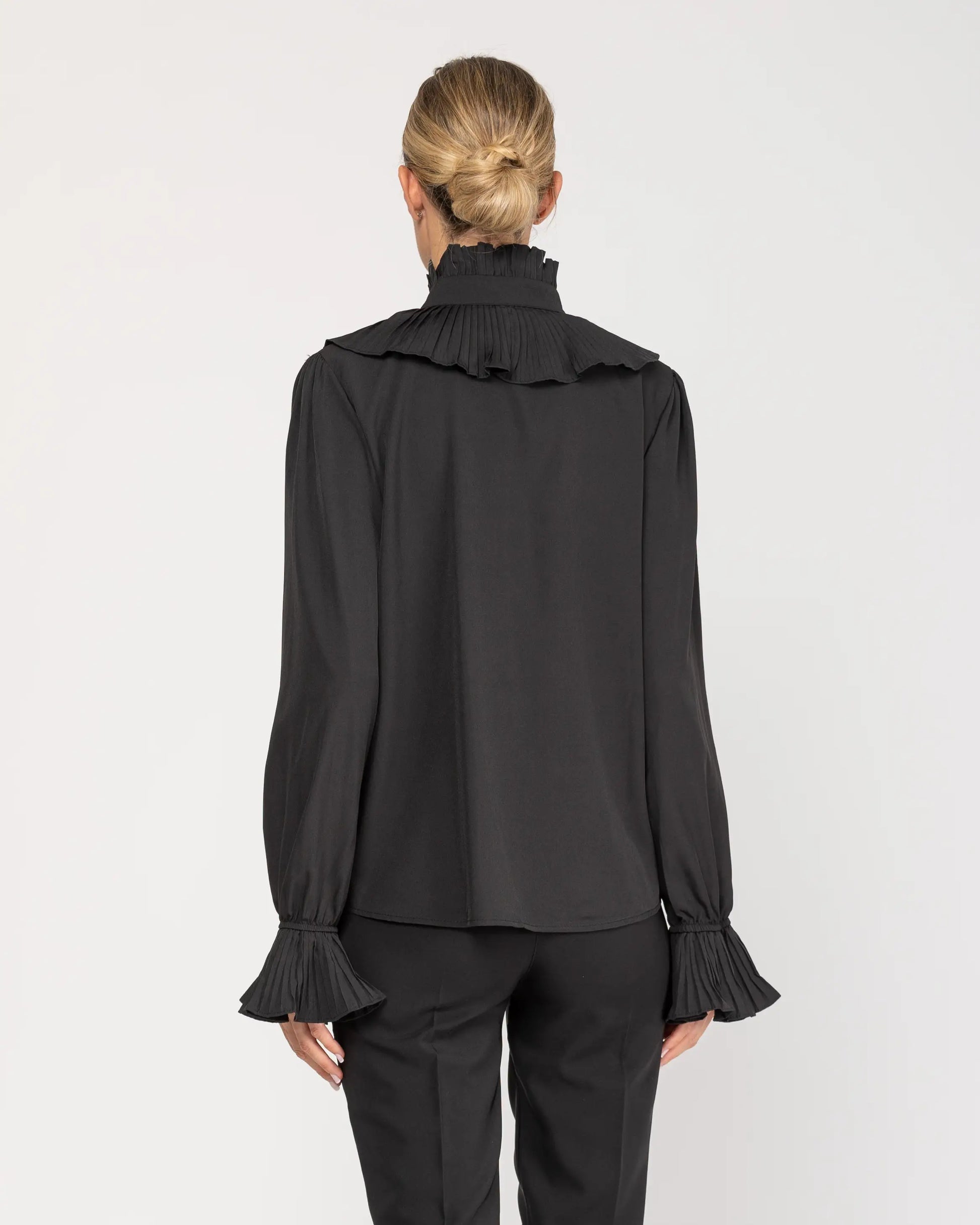 Buttoned Blouse With Ruffles And Elastic Long Sleeves.-Tantra-S-Urbanheer