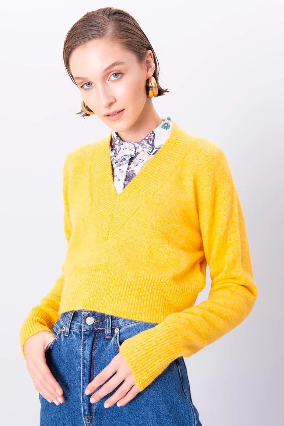 Yellow V-Neck Crop Sweater-BSL-XS-Urbanheer