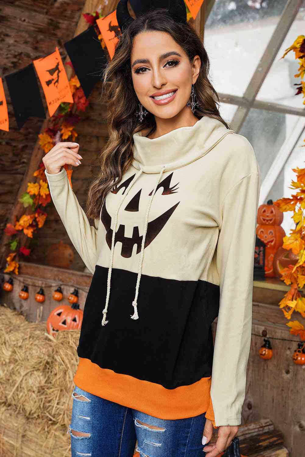 Long Sleeve Jack-O'-Lantern Graphic Sweatshirt-Street 360-Charcoal-S-Urbanheer
