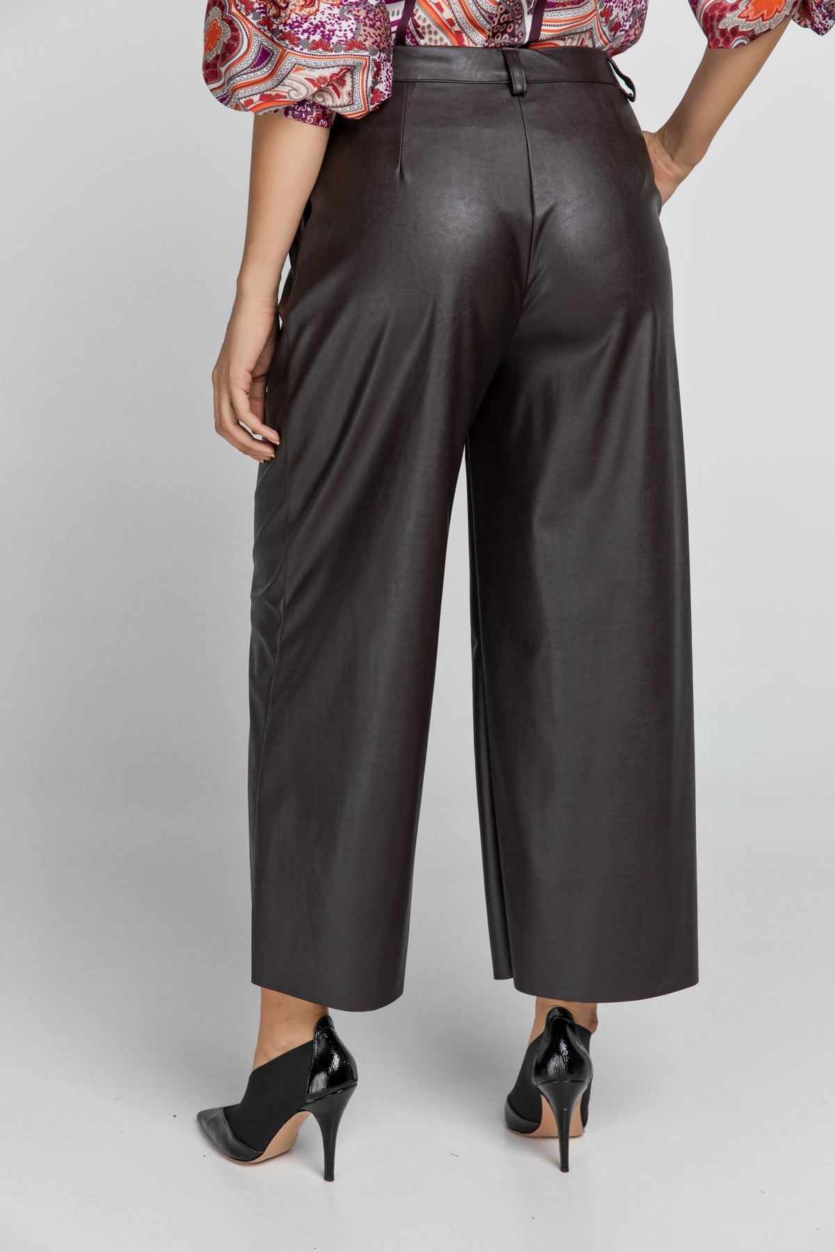 Dark Brown Faux Leather Culottes-TROUSERS-Conquista-S-Urbanheer