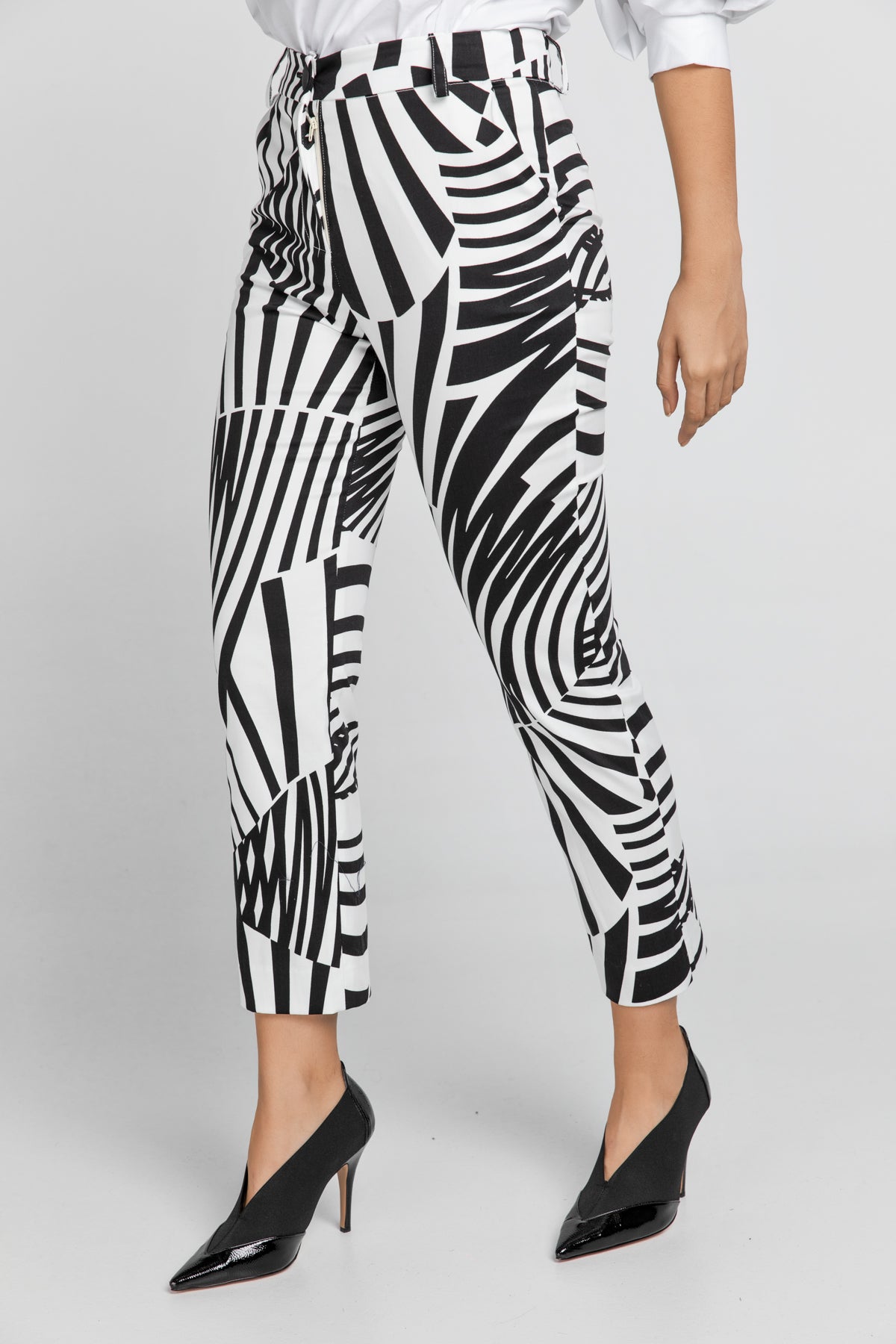 Black And White Gabardine Pants-Pants-Conquista-S-Urbanheer