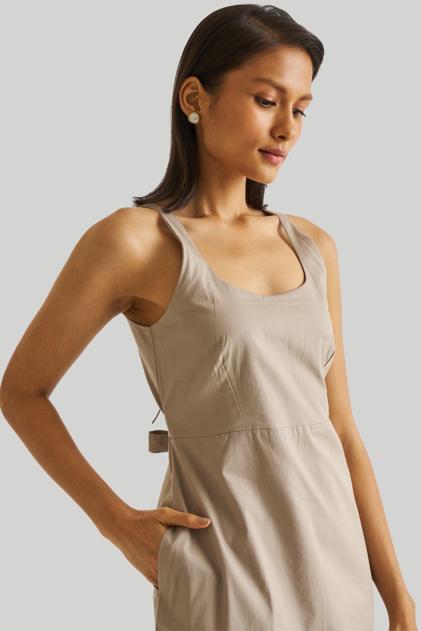 Fitted Knee Length Dress in Ecru - Poplin Ecru / S Fitted Knee Length Dress in Ecru - Poplin Ecru / S