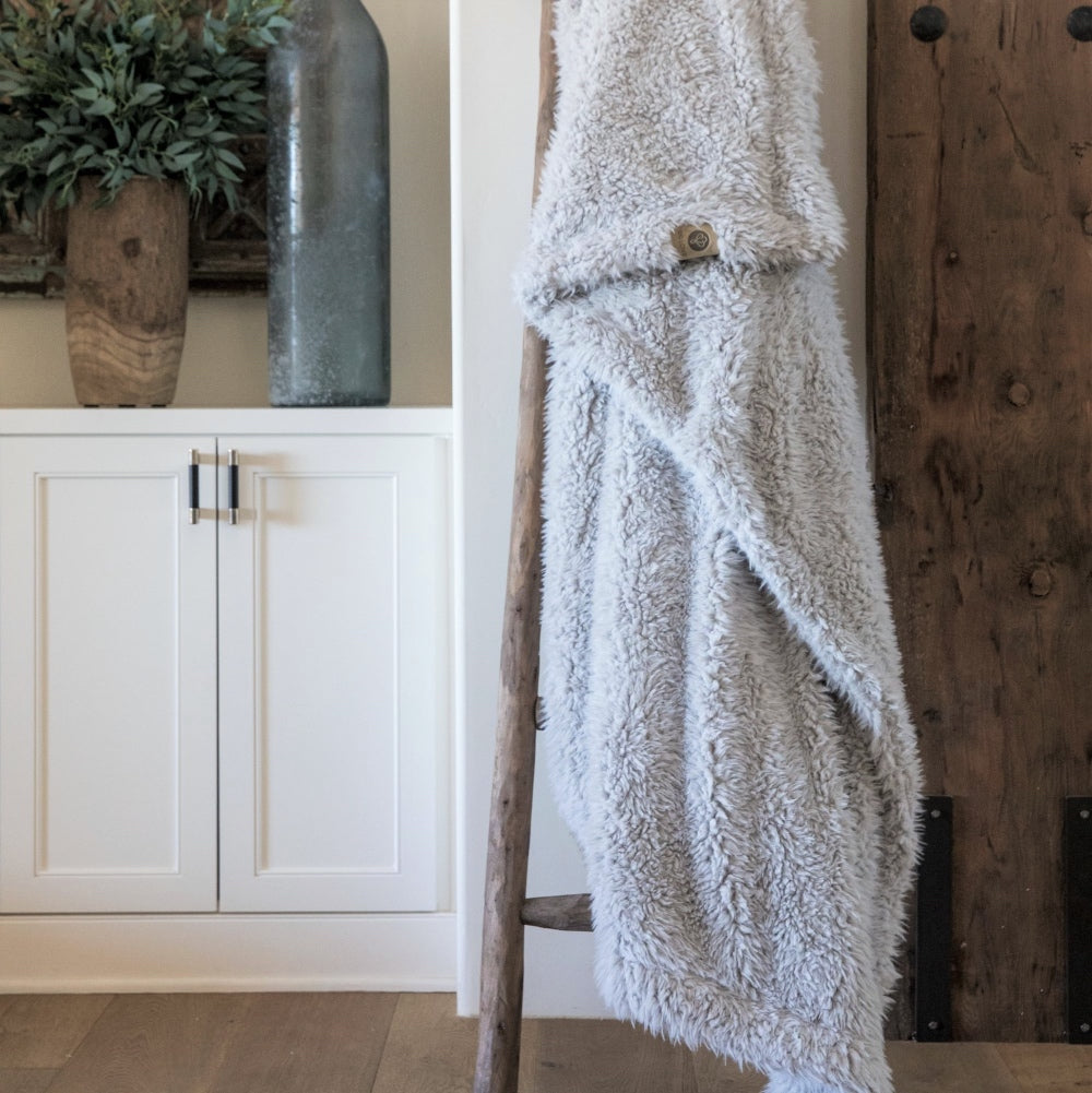 Angel Plush Blanket | Big - Silver Cloud-BIG LOViE-Urbanheer