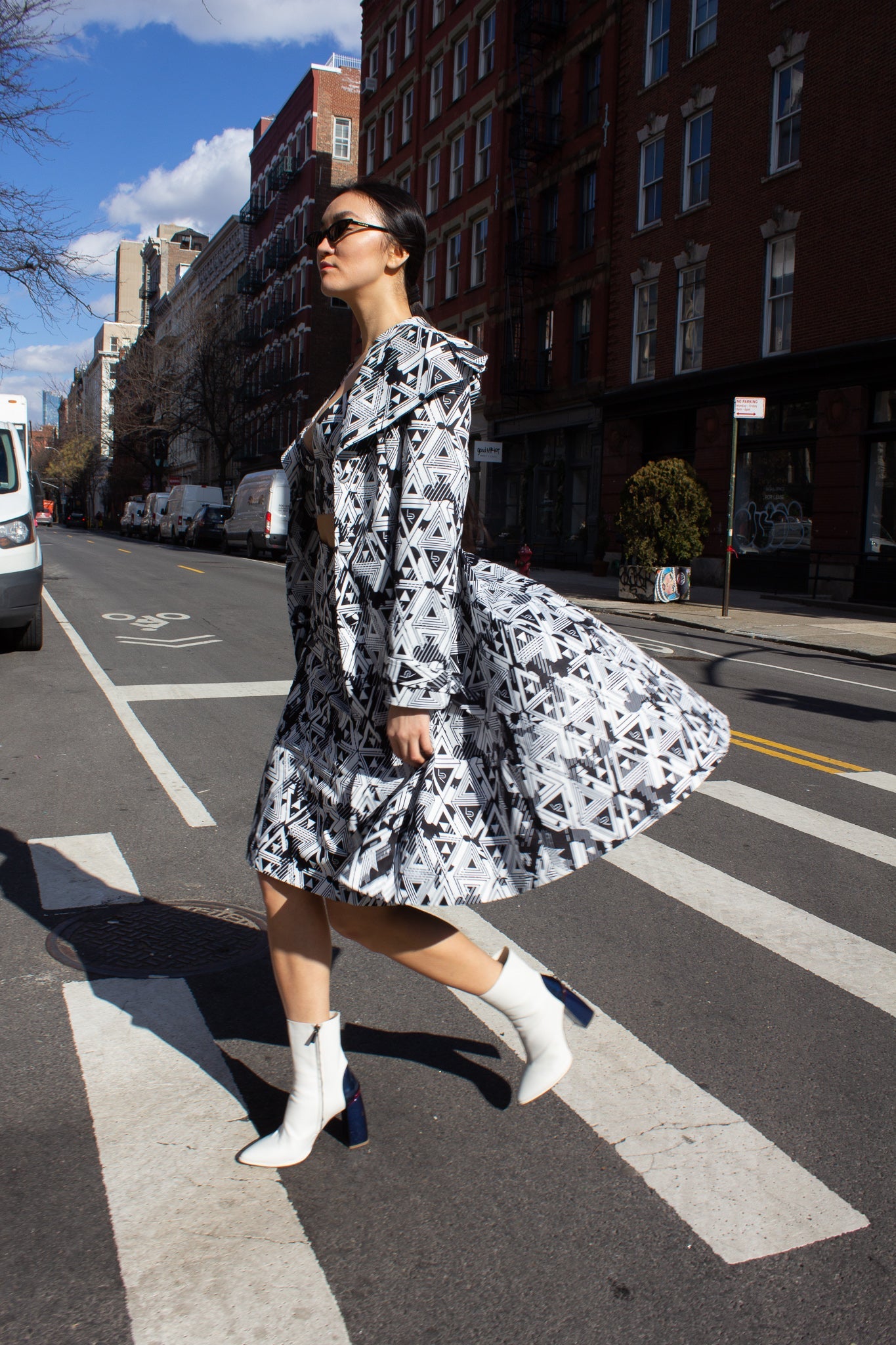 Amour Geometric Long Jacket-Le Réussi-Extra Small-Black/White-Urbanheer