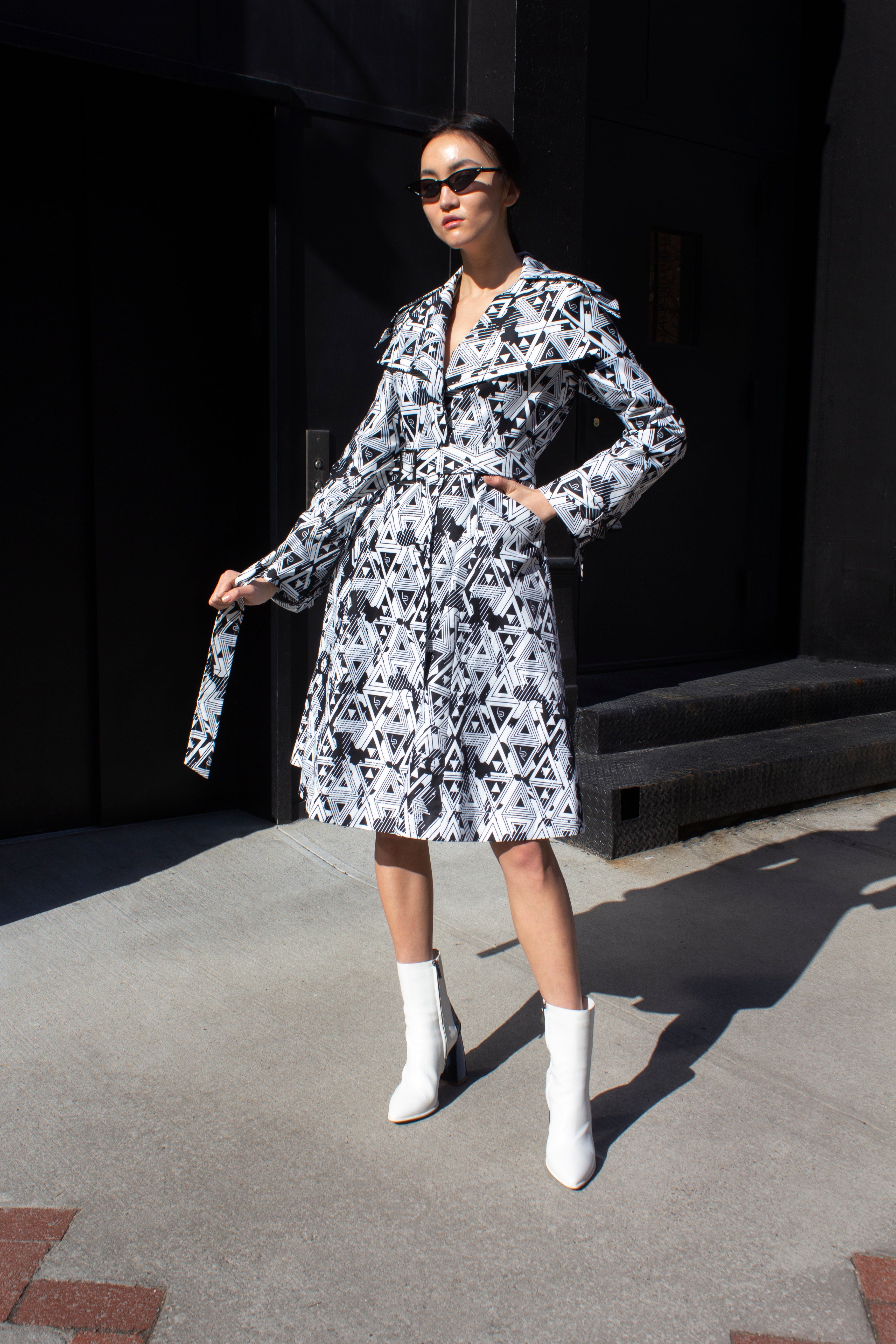 Amour Geometric Long Jacket-Le Réussi-Extra Small-Black/White-Urbanheer