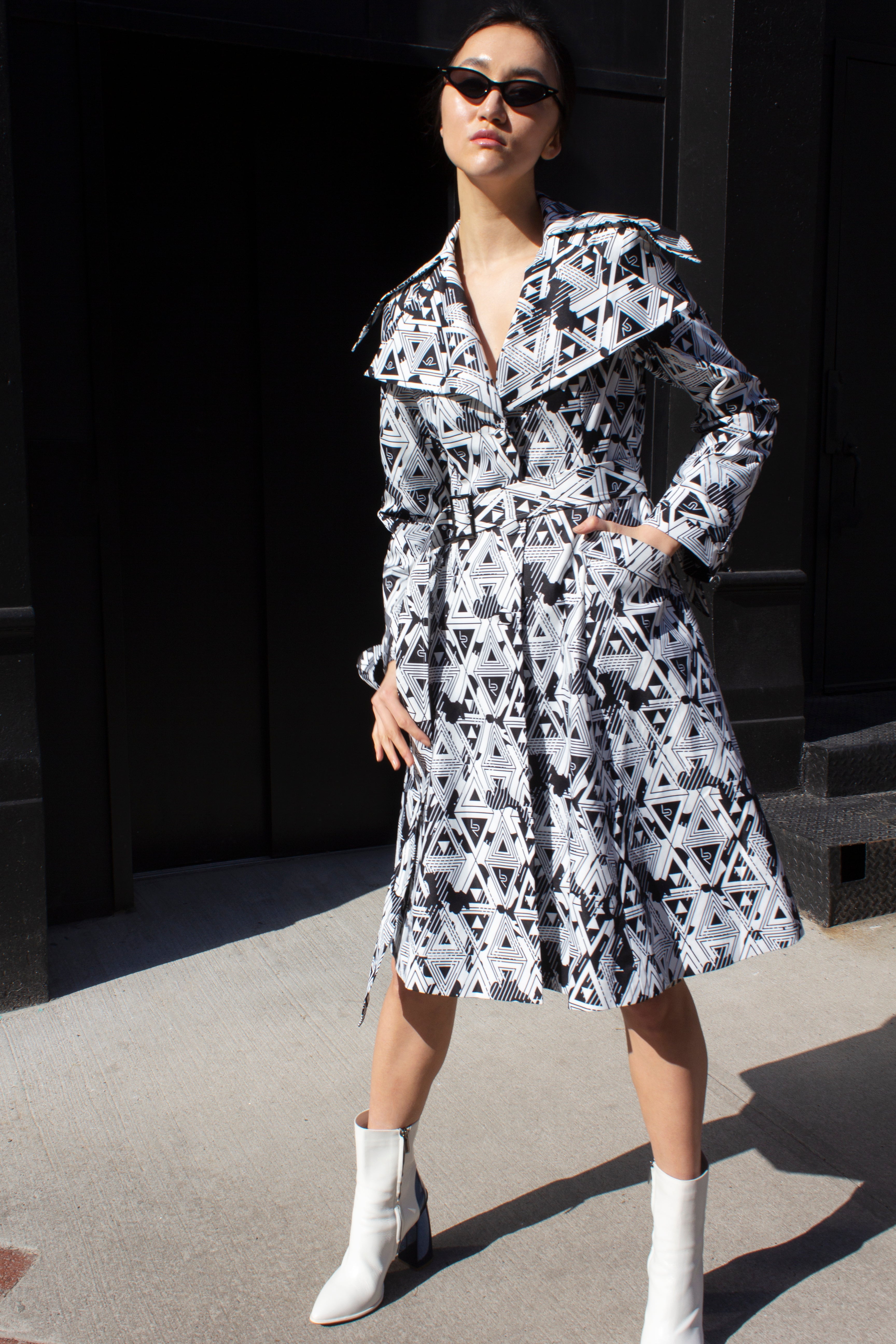 Amour Geometric Long Jacket-Le Réussi-Extra Small-Black/White-Urbanheer