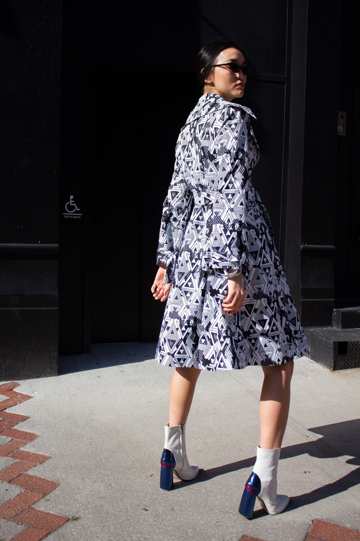 Amour Geometric Long Jacket-Le Réussi-Extra Small-Black/White-Urbanheer