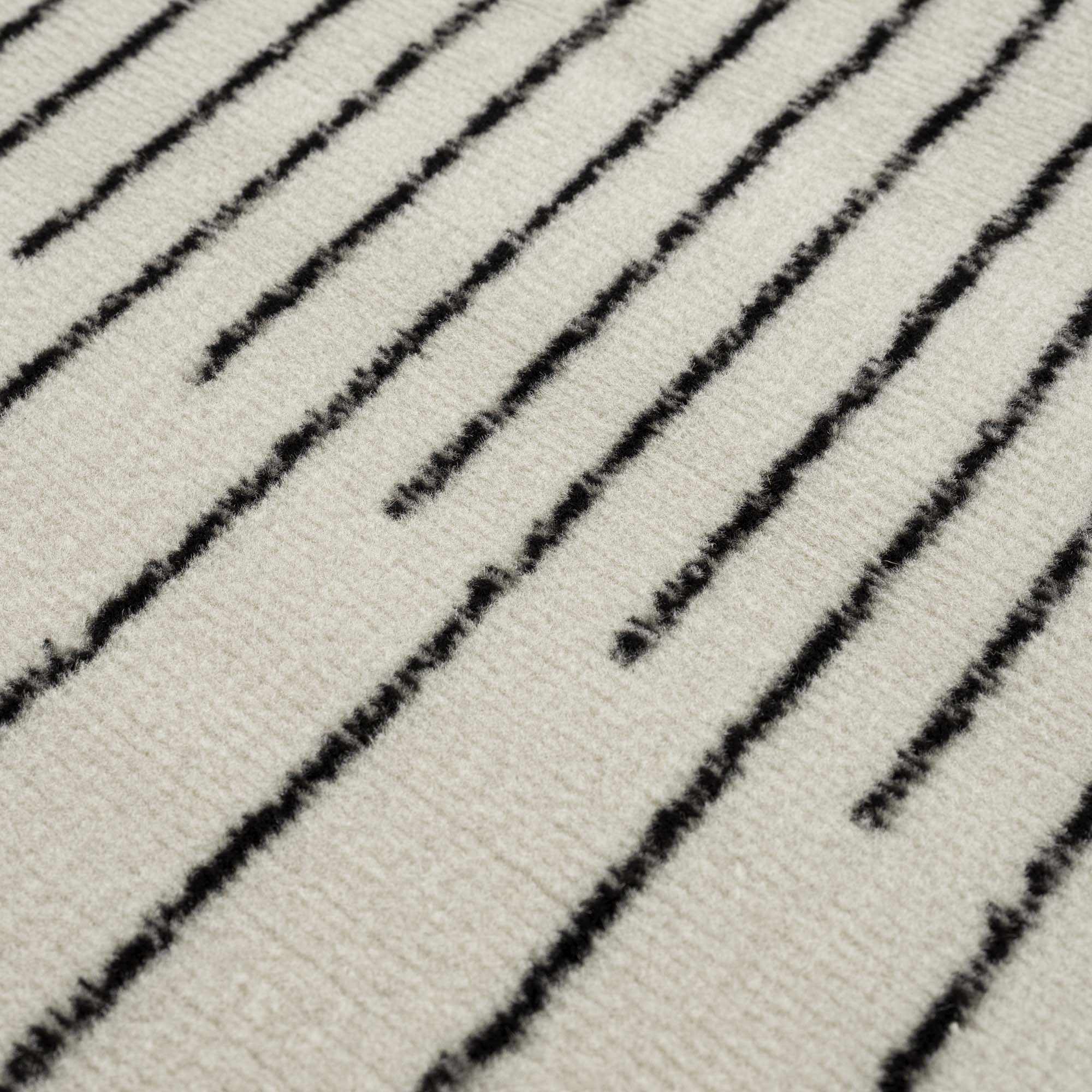 Angus Black&White Geometric Area Rug-Rugs-Hauteloom-2'7" x 7'3" Runner-Urbanheer