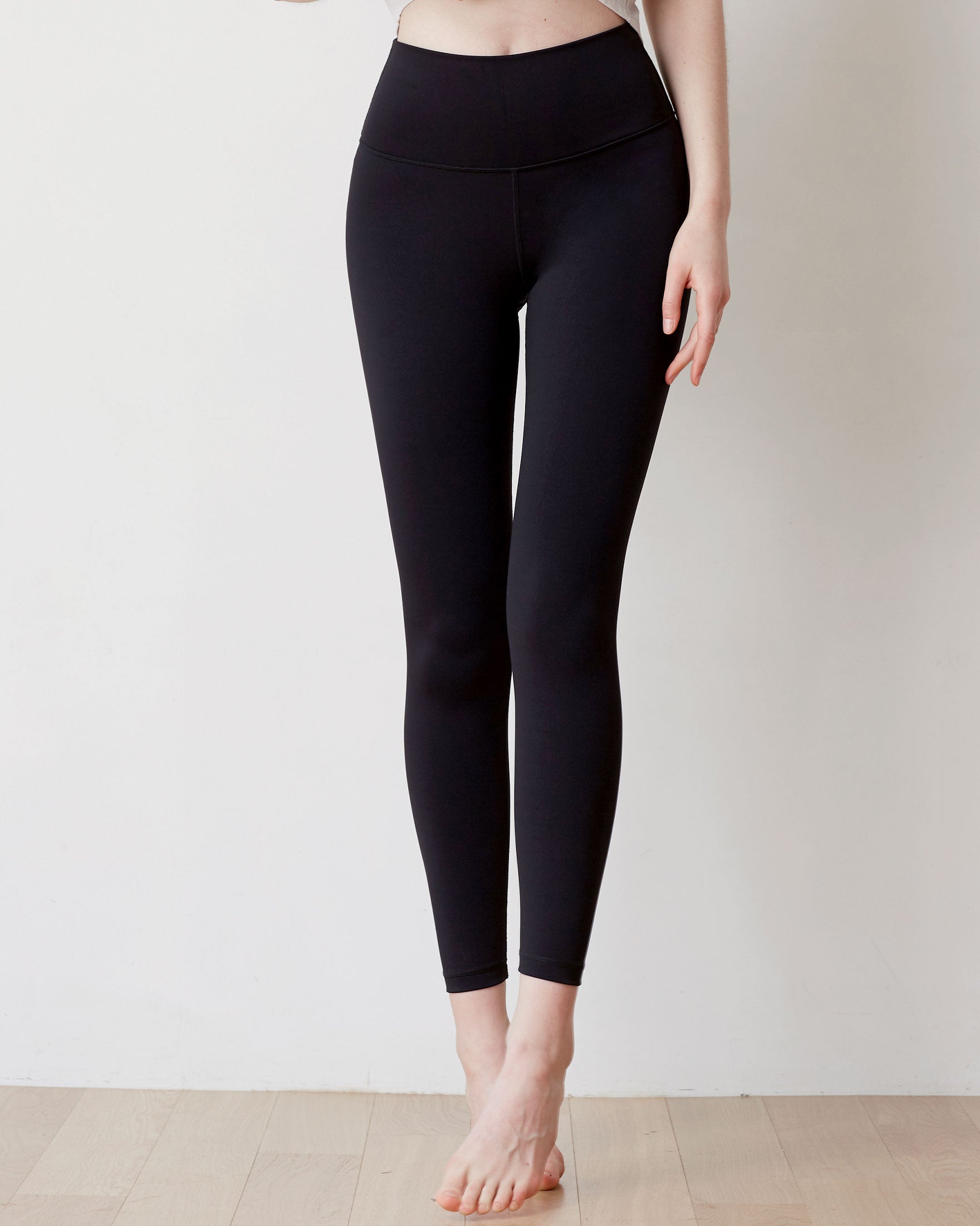 Essential Ventiflo™ Leggings 26"-Clothing - Women-rebody-Onyx Black-XS-Urbanheer