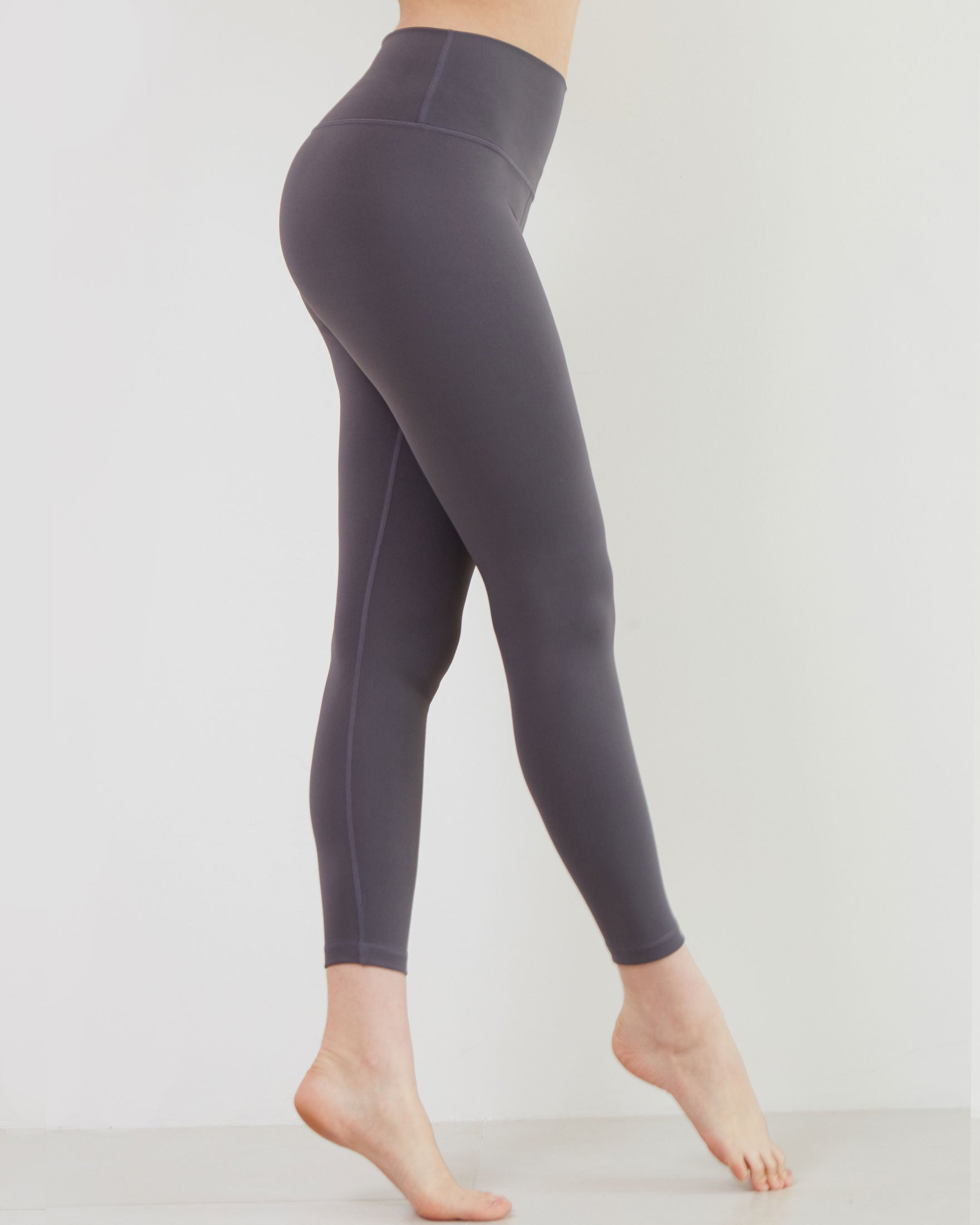 Essential Ventiflo™ Leggings 26"-Clothing - Women-rebody-Onyx Black-XS-Urbanheer