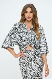Print Satin Short Sleeve Top With Front Twist-Renee C.-1X-WHITE BLACK-Urbanheer