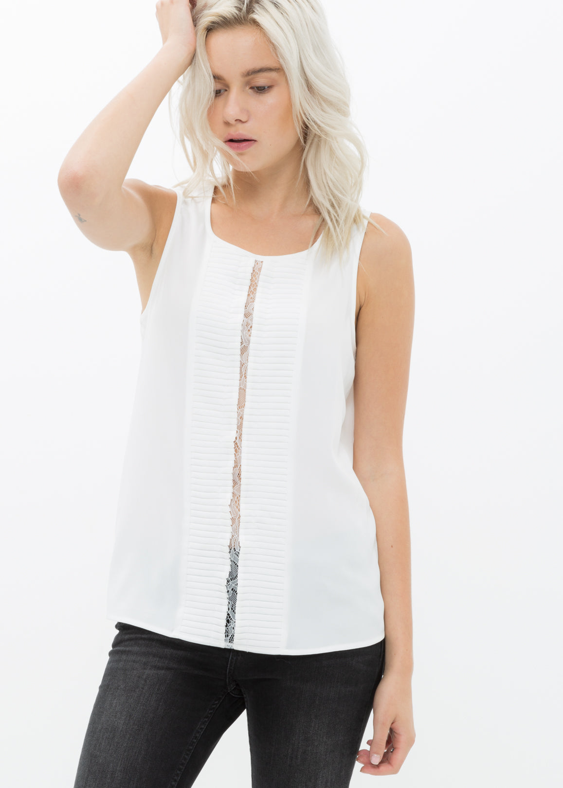 Women'S Sleeveless Round Neck Lace Detail Top-Lemon Hera-L-Ivory-Urbanheer