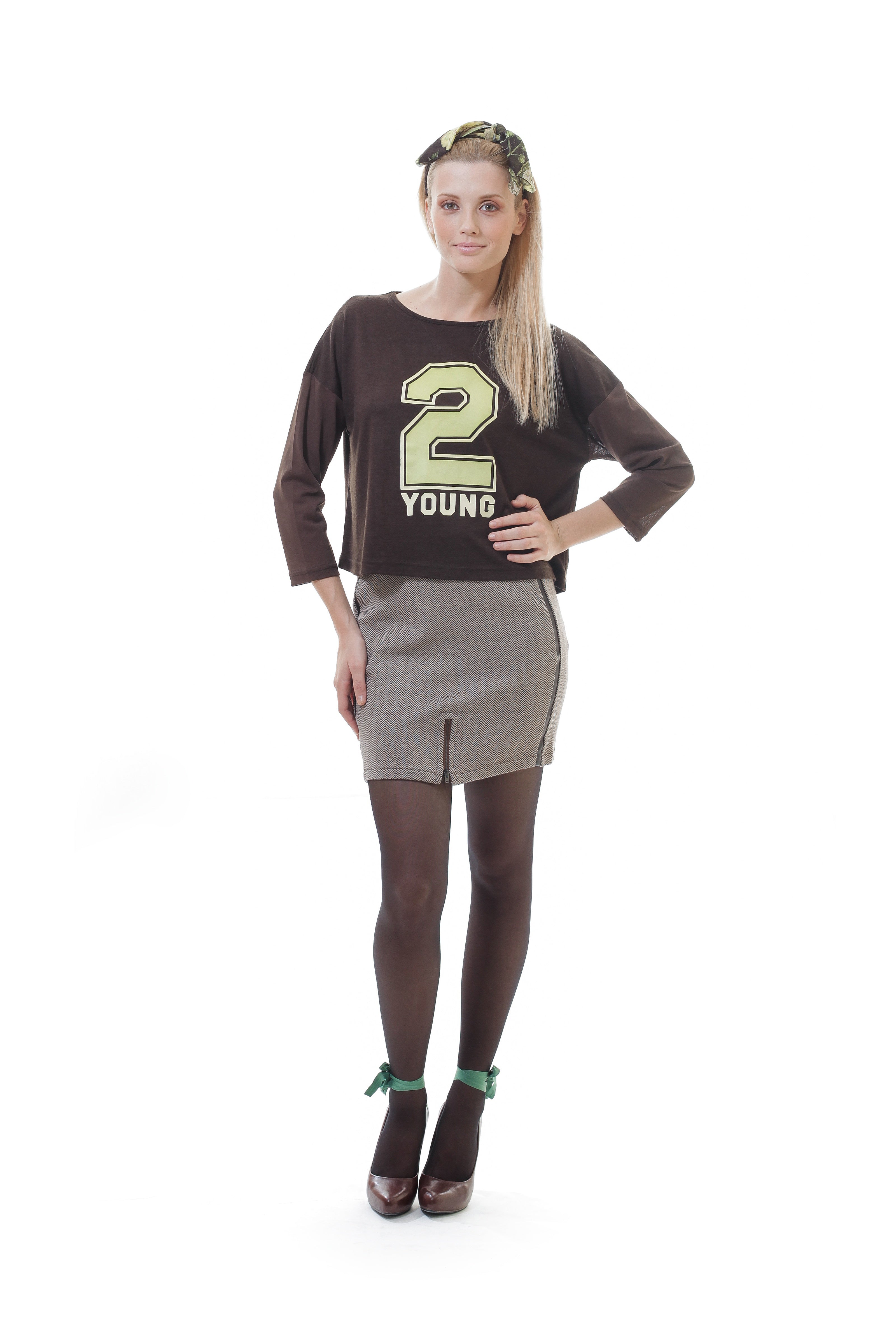 Sporty 2-Young Crop Top-Conquista-S-Urbanheer