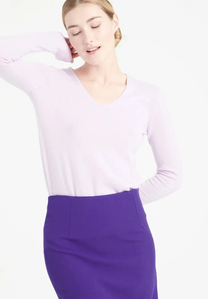 Cashmere Lilac V-Neck Sweater-Studio Cashmere8-S-Urbanheer