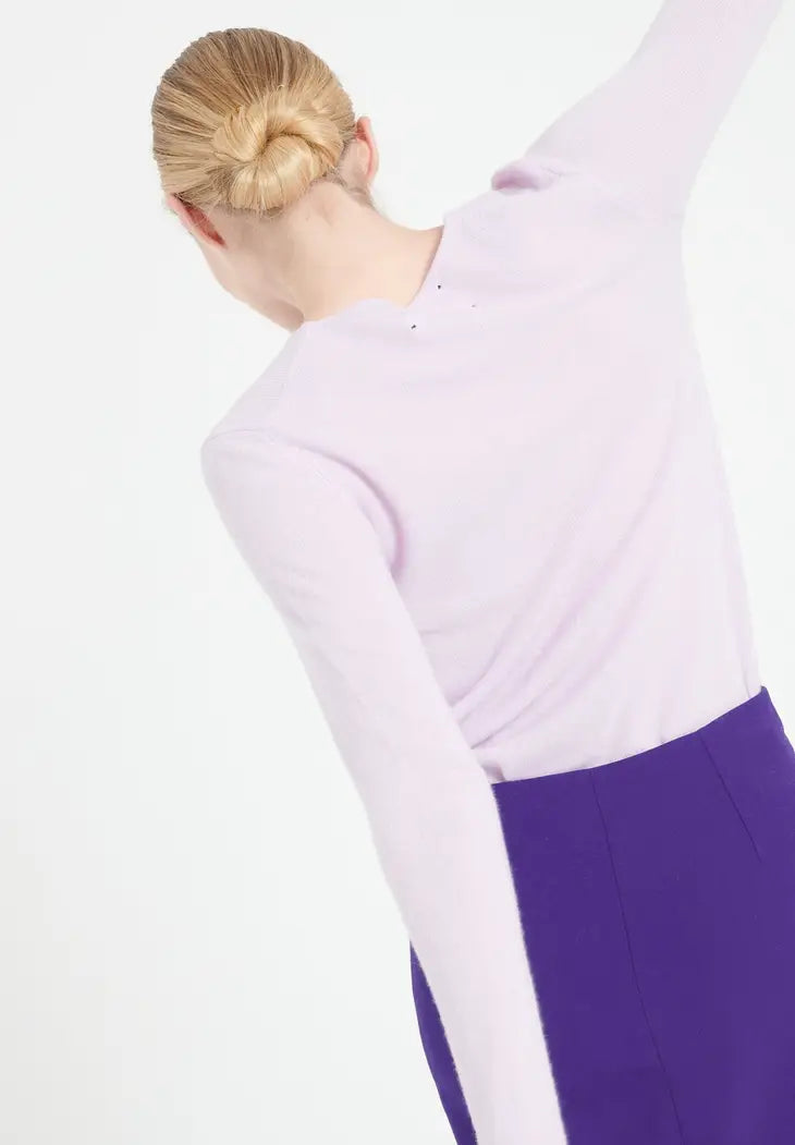 Cashmere Lilac V-Neck Sweater-Studio Cashmere8-S-Urbanheer