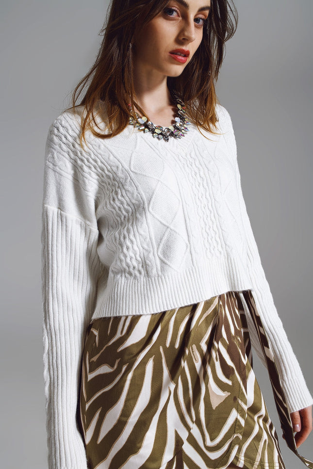 Cropped Cable Knit Sweater With V-Neckline in White