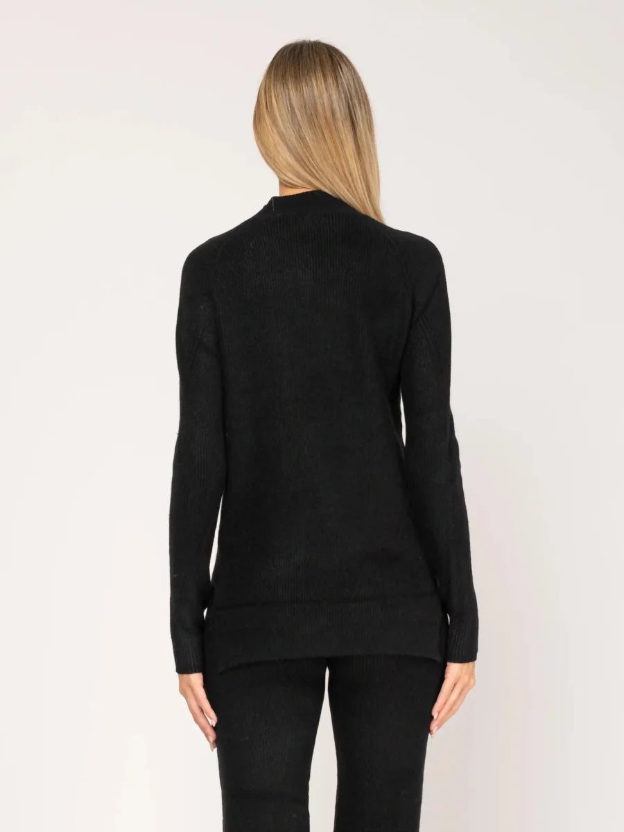 Long-Sleeved Knitted Sweater With Perkins Collar.-Tantra-S-Urbanheer