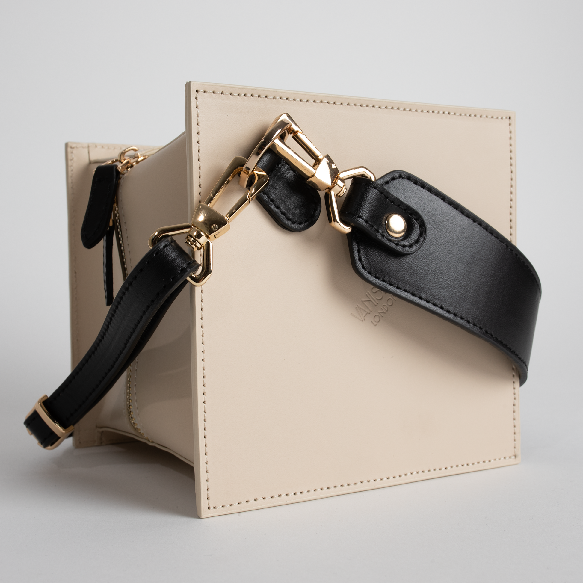 Lola Bag In Ivory And Black-Vanisha London-Urbanheer
