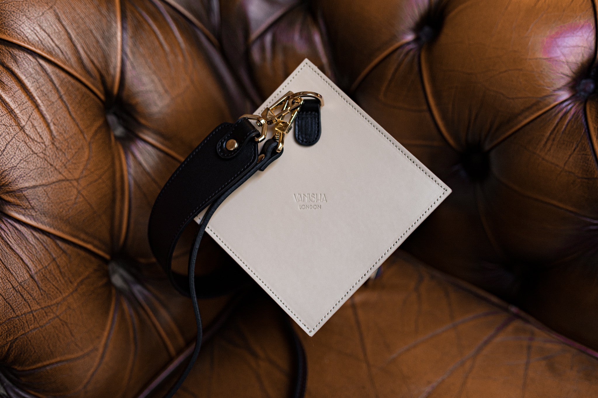 Lola Bag In Ivory And Black-Vanisha London-Urbanheer